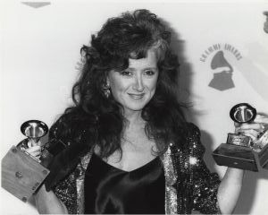 Bonnie Raitt 1990.jpg